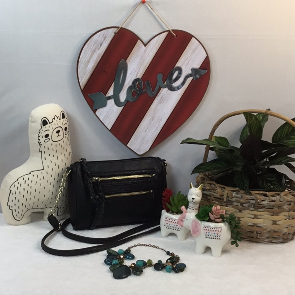 APT. 9 CROSSBODY/SHOULDER BAG”